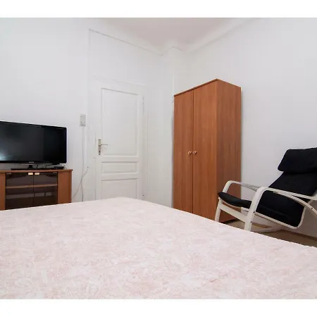 In Centre With Huge Terace Apartman Póla