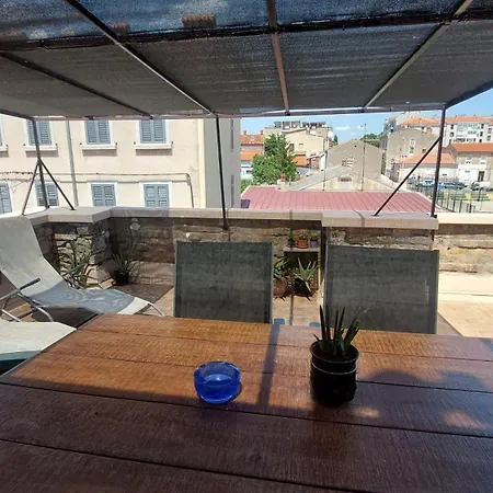 Apartment In Centre With Huge Terace