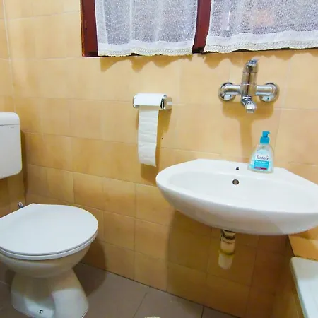 In Centre With Huge Terace * פולה