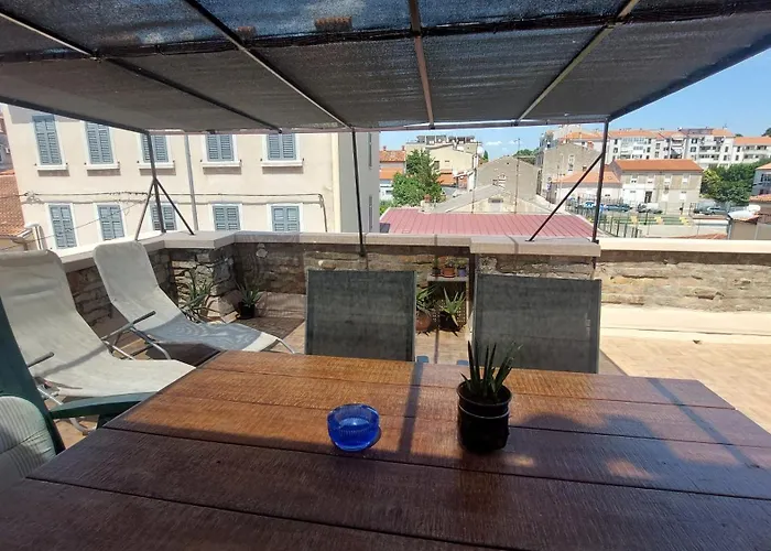Apartment In Centre With Huge Terace